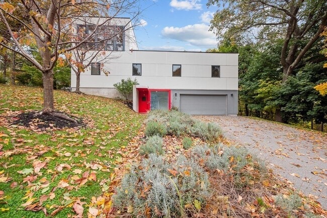 Building Photo - 35 Thornberry Rd