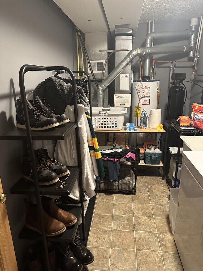 Building Photo - 6809 Pine Crest Trail S