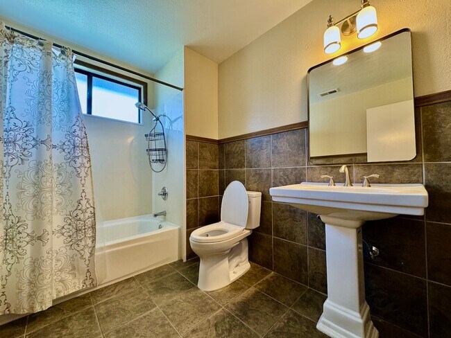 Building Photo - 5317 Creek Estates