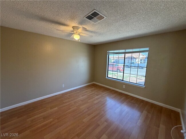 Building Photo - 1912 Harvest Dr