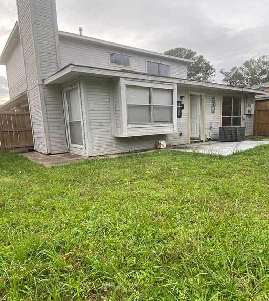 Building Photo - 7842 Winehill Ln