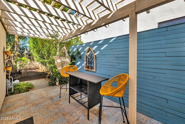 Building Photo - 4402 E Turney Ave