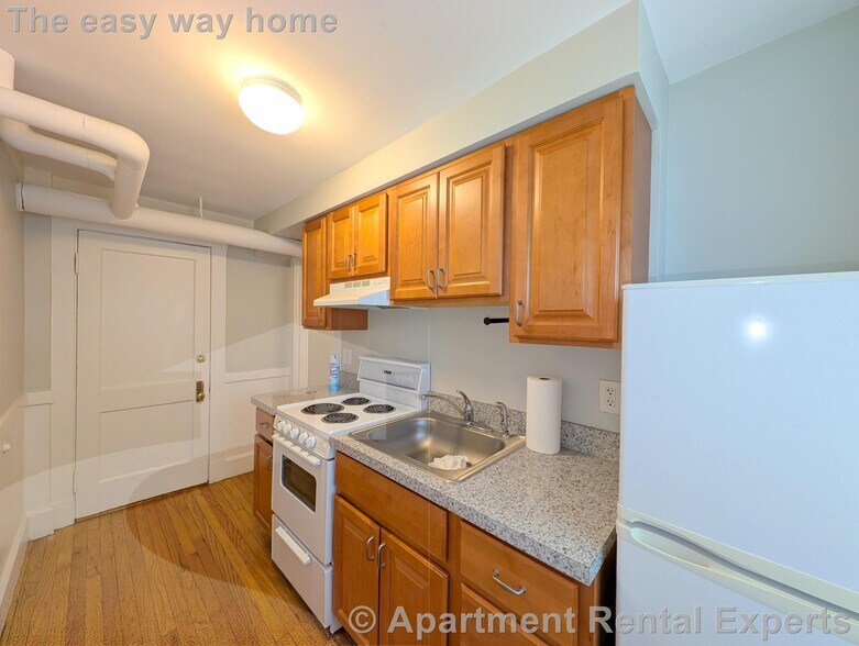 Building Photo - 156-158 Summer St Unit #B2