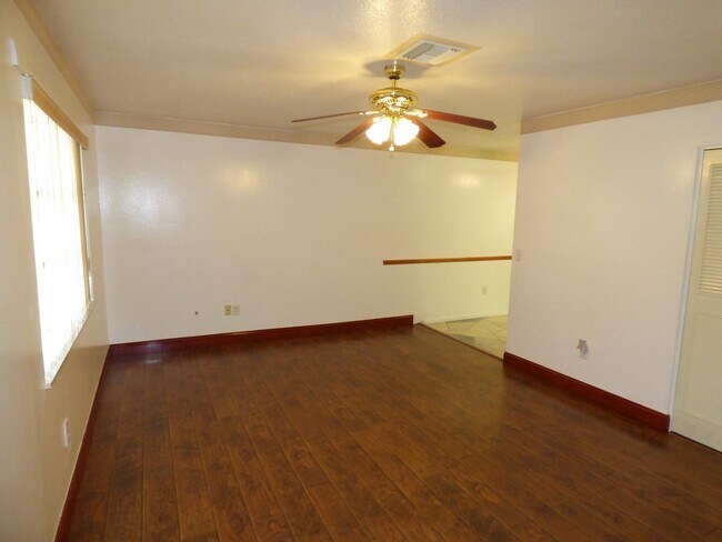 Building Photo - 1358 Arrow St