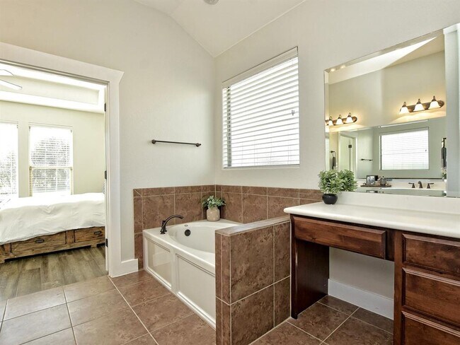 Building Photo - 214 Rivulet Ln