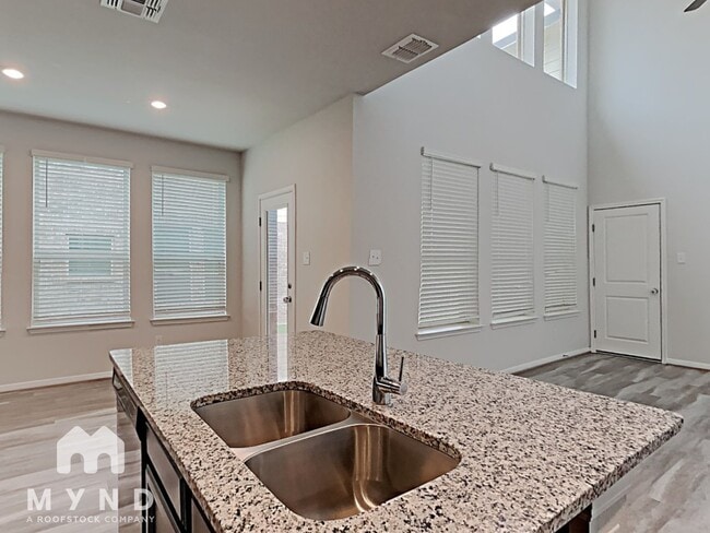 Building Photo - 5709 Pleasanton Pkwy