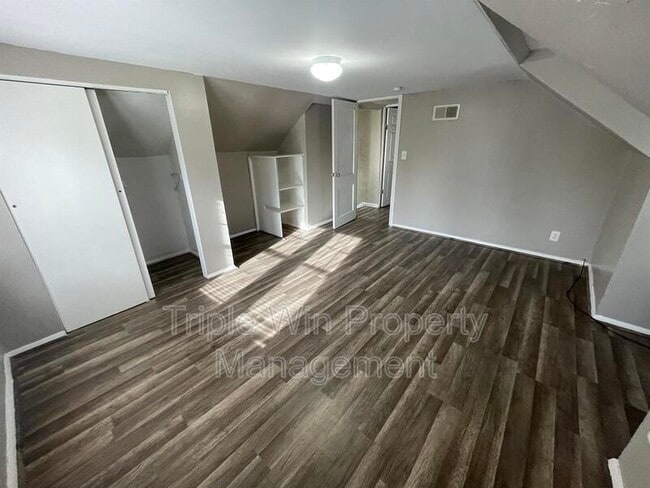 Building Photo - 19 S Schlueter Ave