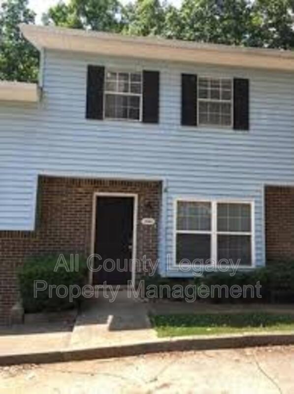 Building Photo - 2946 Spruce Cir