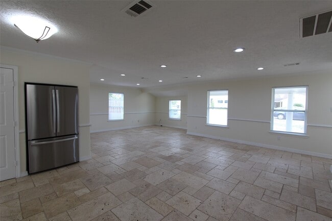 Building Photo - 6517 Sivley St