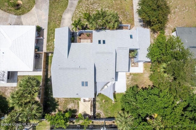 Building Photo - 131 3rd Ave