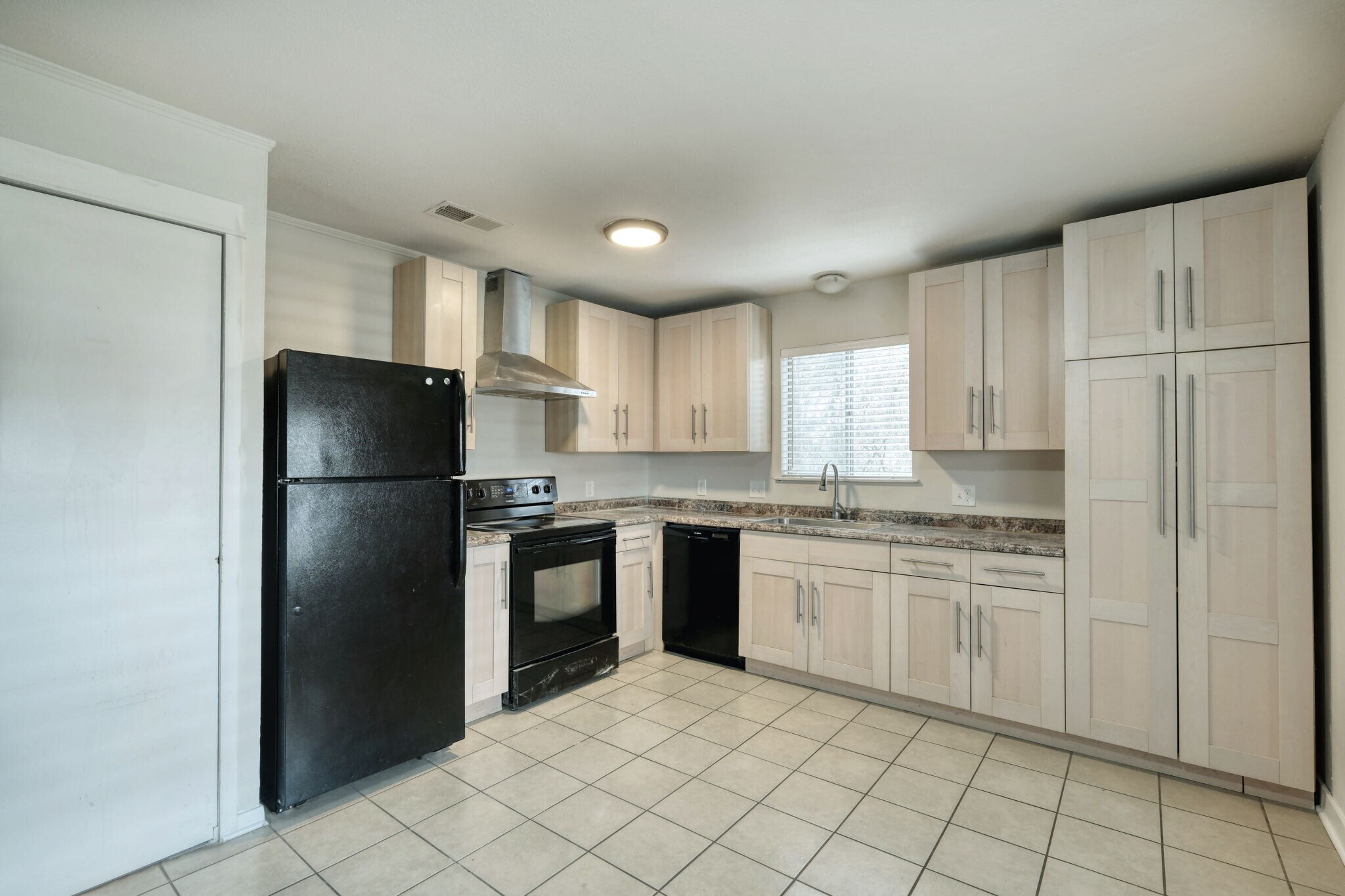 Building Photo - 6407 Auburn Dr