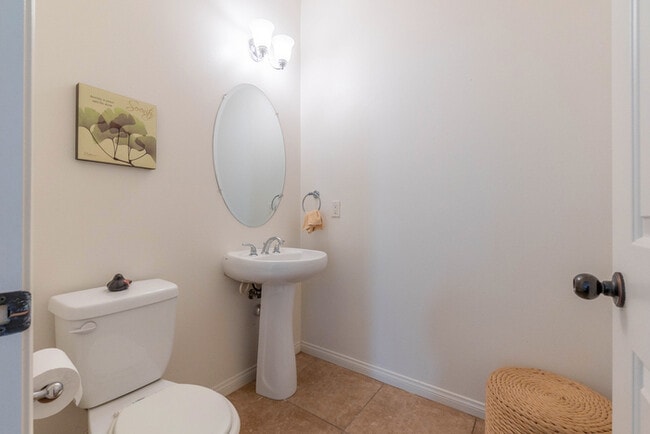 Building Photo - SIngle Family House for Rent in a quiet co...