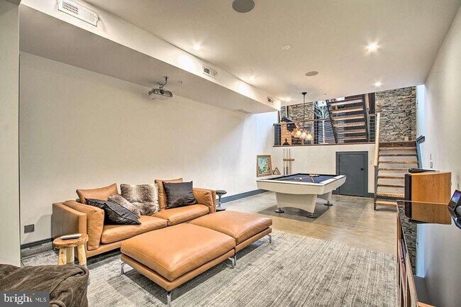 Building Photo - 2128 E Firth St