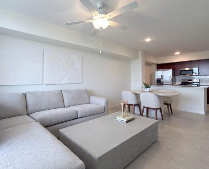 Building Photo - 11240 Northwest Dr