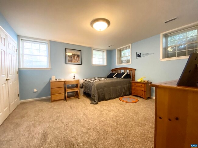 Building Photo - 422 Cranberry Ln