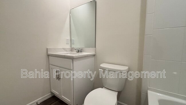 Building Photo - 1676 Hummingbird Rd