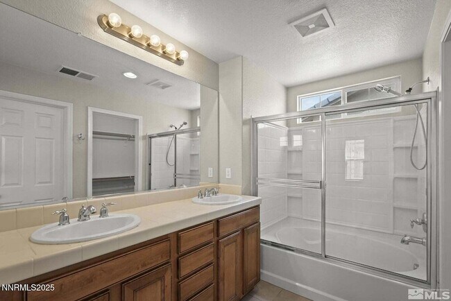 Building Photo - 3988 Dominus Dr