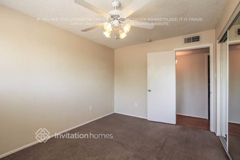 Building Photo - 11814 N 30th Dr
