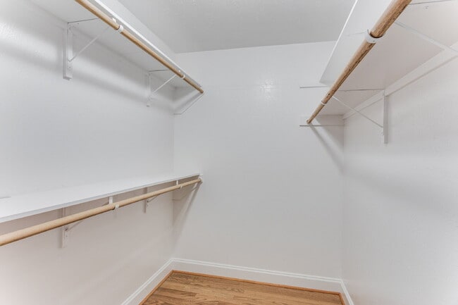 Building Photo - Royal Orleans 1-Bed Condo Retreat in Tanglewood