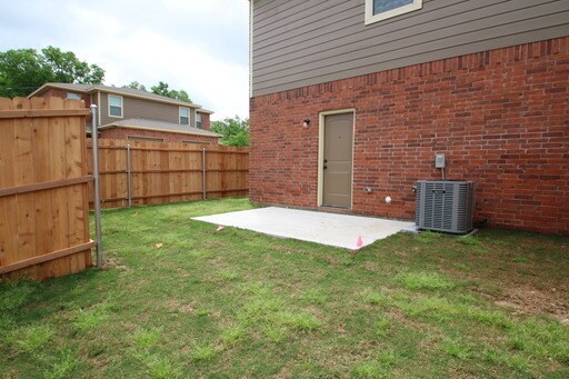 Building Photo - COMING SOON! Stunning 3BR/2.5BA Townhome with Attached Garage & Fenced Yard - Benbrook, TX | Minu...