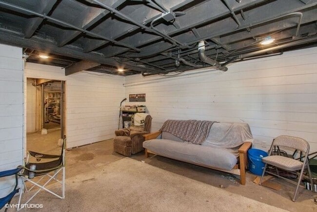 Building Photo - $3,400 | 4 Bedroom, 2 Bathroom House | Pet...