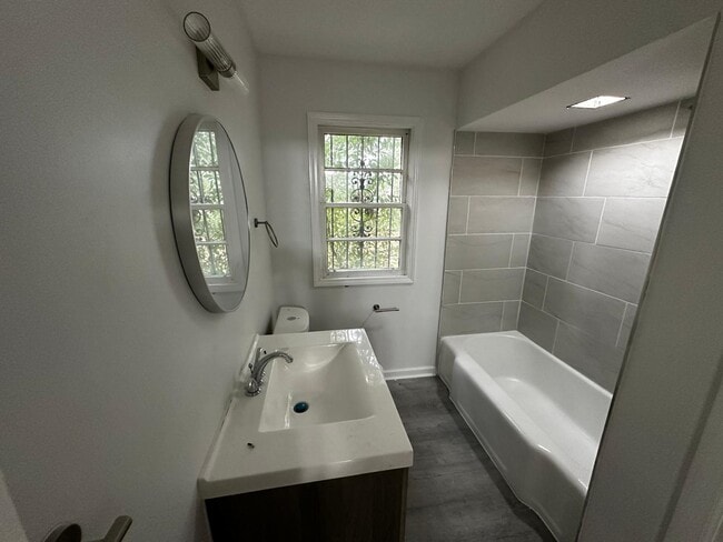 Building Photo - 76 S Haardt Dr