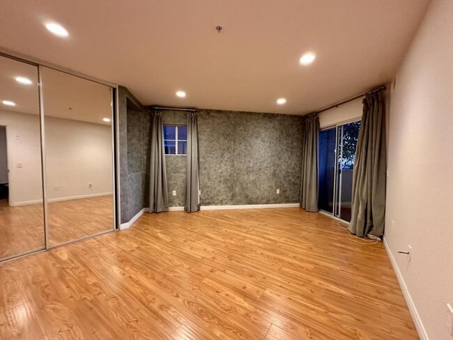 Building Photo - 11385 Affinity Ct