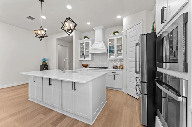 Building Photo - 21215 Palm Arbor Dr