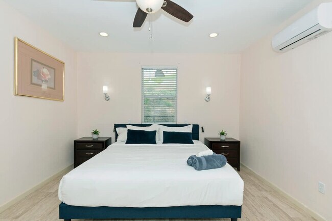 Building Photo - 17055 Rock Rd