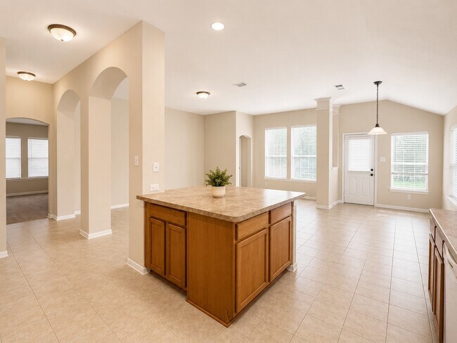 Building Photo - 3011 Sunchase Ct