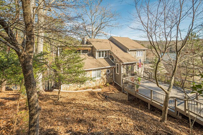 Building Photo - 117 Lakeview Cir