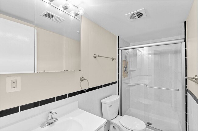 Building Photo - 4 Bed 3 Bath - Bethesda Single Family Home - Move In Ready