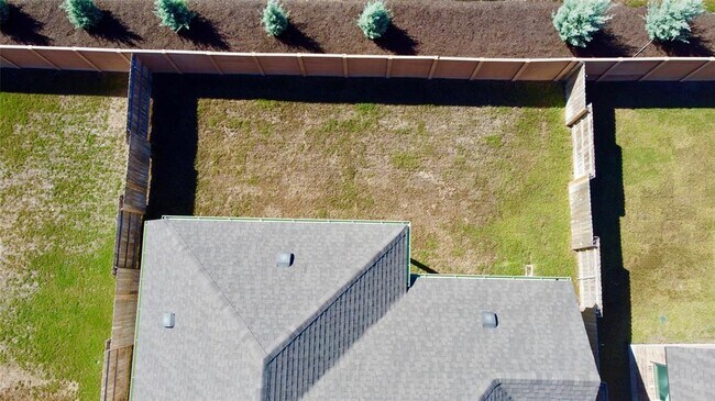 Building Photo - 247 Du Bois Ln