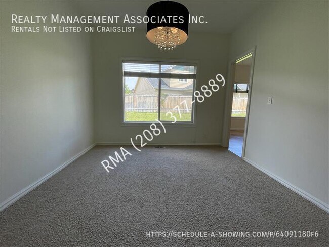 Building Photo - 4336 N Chatterton Ave