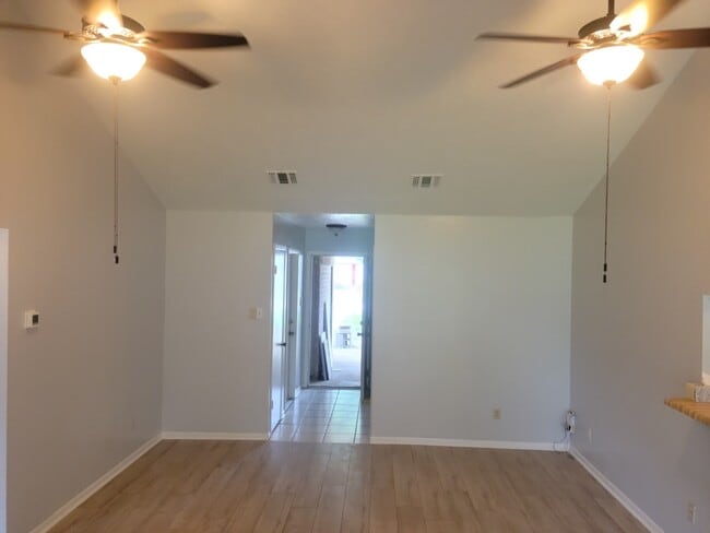 Building Photo - 13023 Maxim Dr
