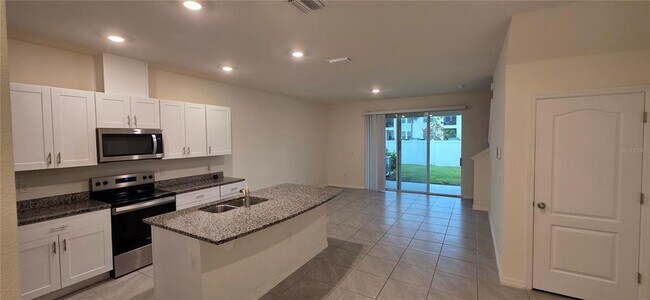 Building Photo - 1410 Isleta Lp