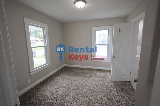 Building Photo - Two Bedroom House | Now Available