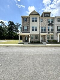 Building Photo - 588 Amarante Cir