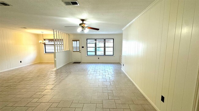 Building Photo - 618 Cannon Ball Dr