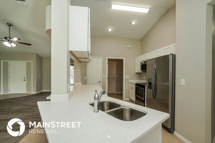 Building Photo - 5316 Benton St