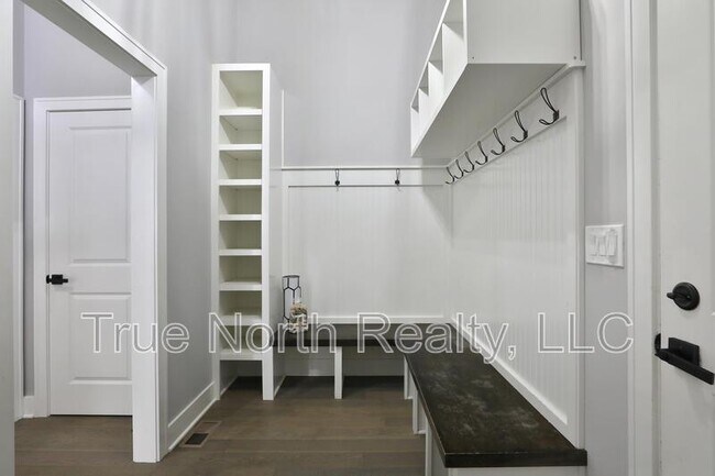 Building Photo - 2246 Koester Trce