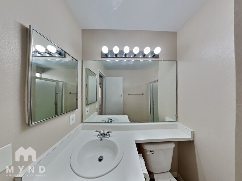 Building Photo - 1576 Reno View Dr