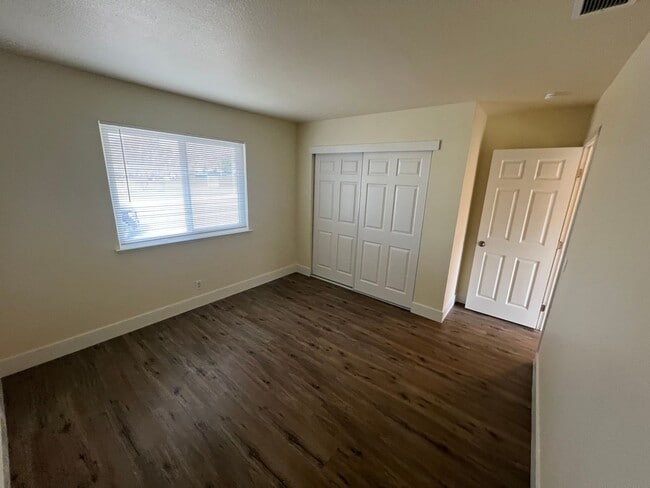 Building Photo - Newly Remodeled 3 bedroom 2 bath home in a great Location.