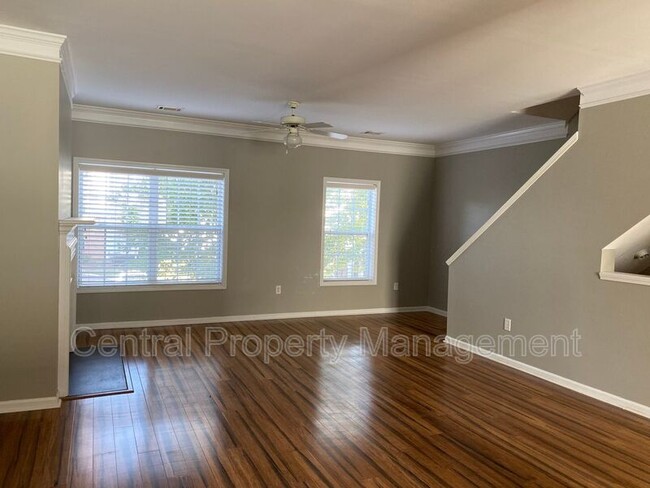 Building Photo - 17 Annacey Pl