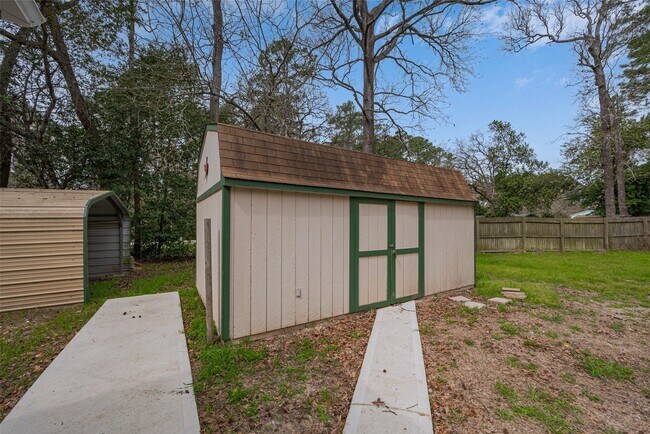 Building Photo - 10190 Dogwood Lp
