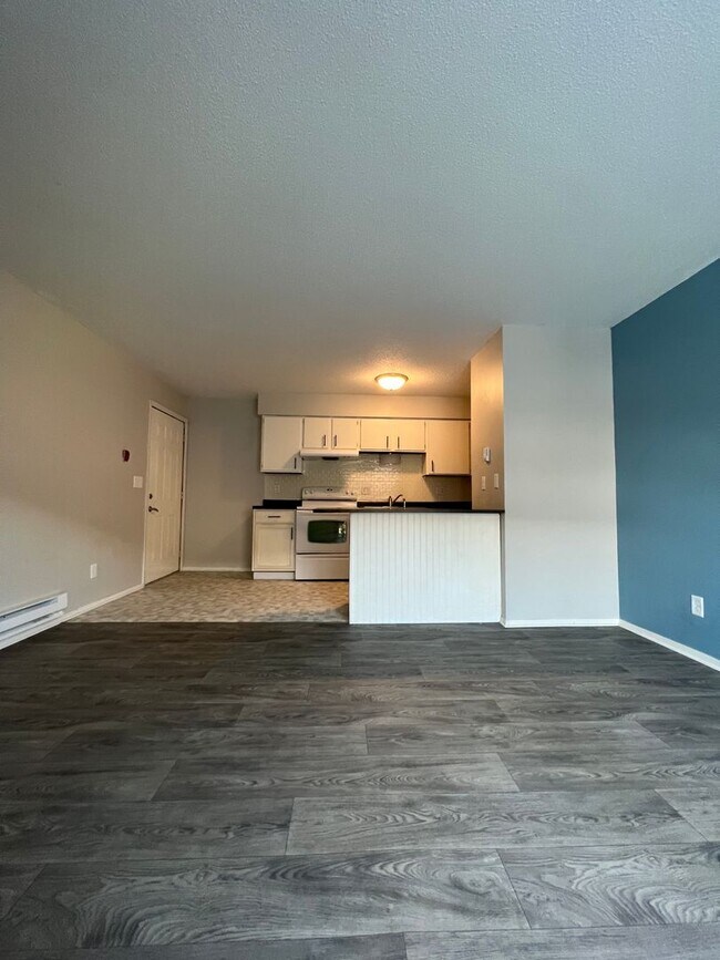 Building Photo - Spacious 2 Bedroom Apartment Near Mayo Clinic and Emplify Health
