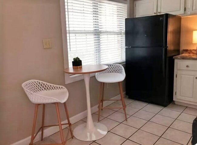 Building Photo - 2216 Church St