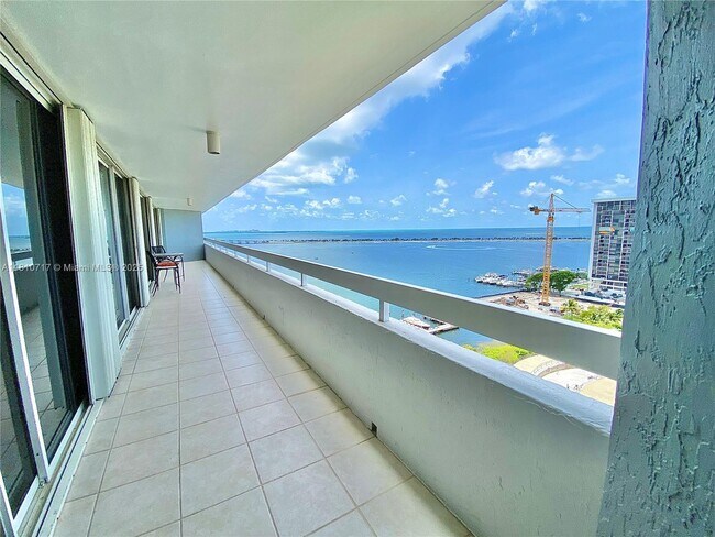 Building Photo - 1627 Brickell Ave