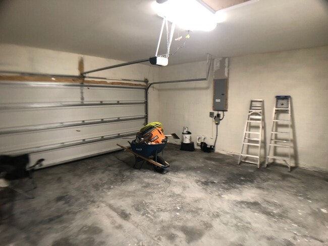 Building Photo - Brand new 3 bedroom 2 bath