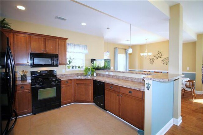 Building Photo - 4236 Longfellow Dr